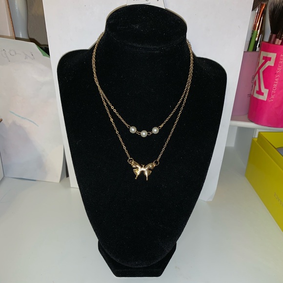 Double-layer Pearl Butterfly Pendant Choker - Picture 2 of 3